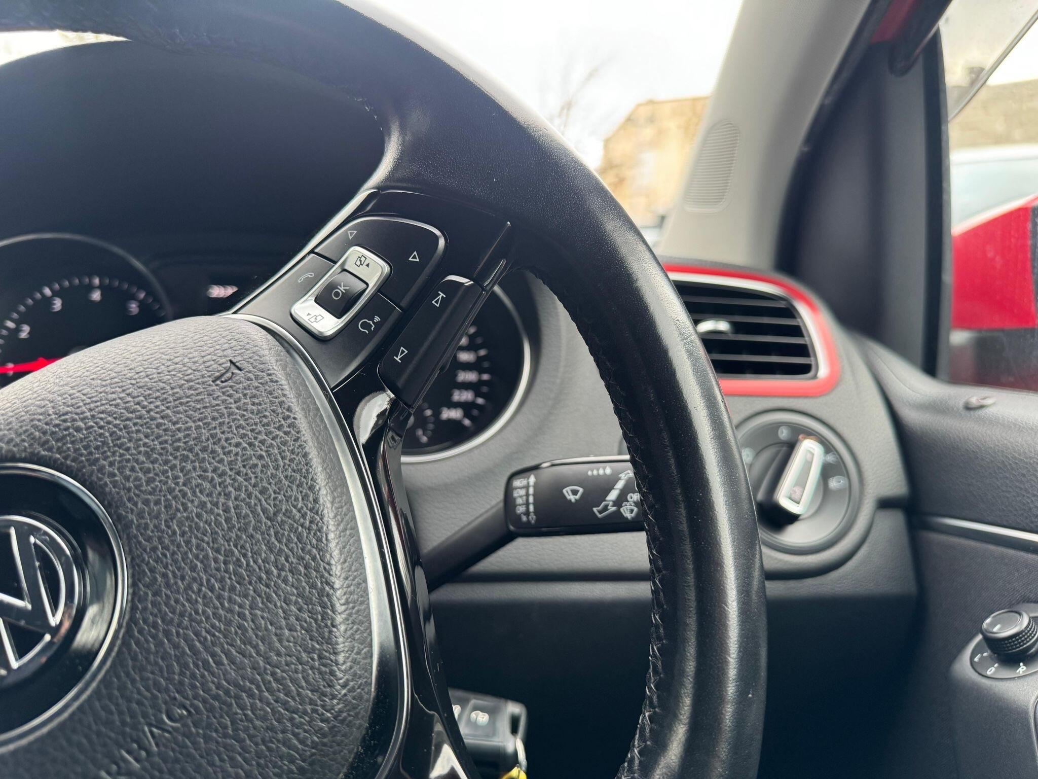 Volkswagen Polo - 1.2 TSI BlueMotion Tech SE Design DSG Euro 6 (s/s) 5dr - Hatchback (2013 - 2017) Image